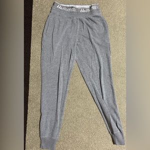 Grey hollister sweatpants | size xs